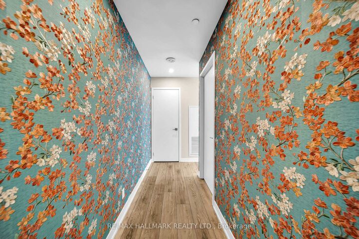 Property Photo: 15 Holmes Avenue 702 ON M2N 0L4