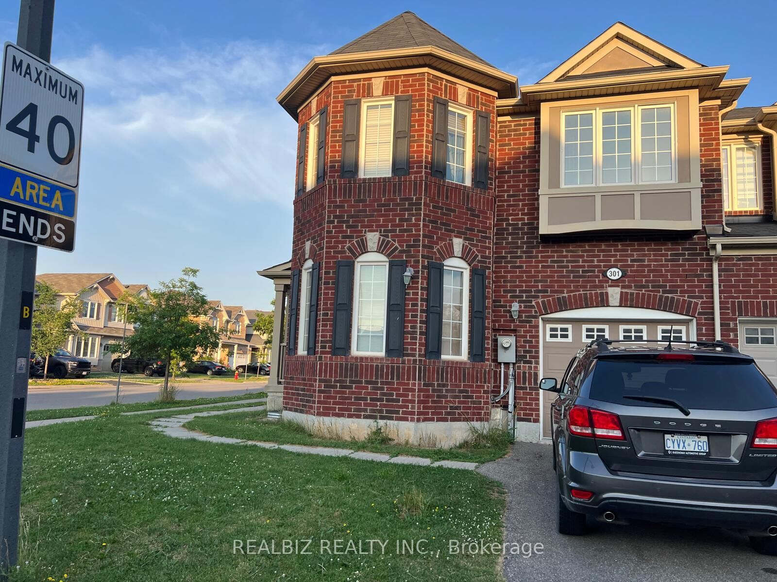 Property Photo:  301 Chuchmach Close  ON L9T 8B3 