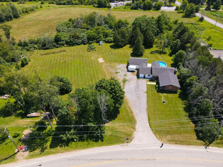 Property Photo:  31 Station Road  ON K7G 2V3 