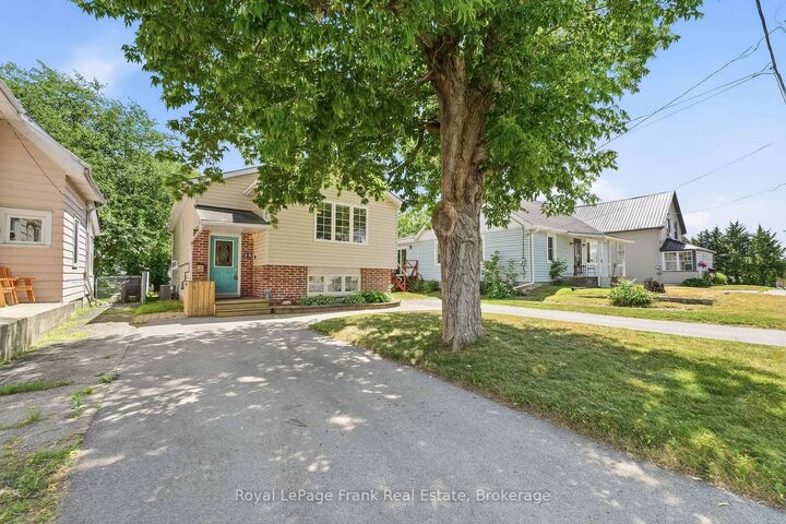 Property Photo: 25 Barbara Street ON K8V 1Z6