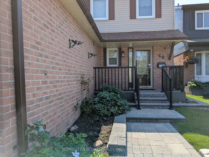 Property Photo:  40 Longstaff Drive  ON L1S 5H9 