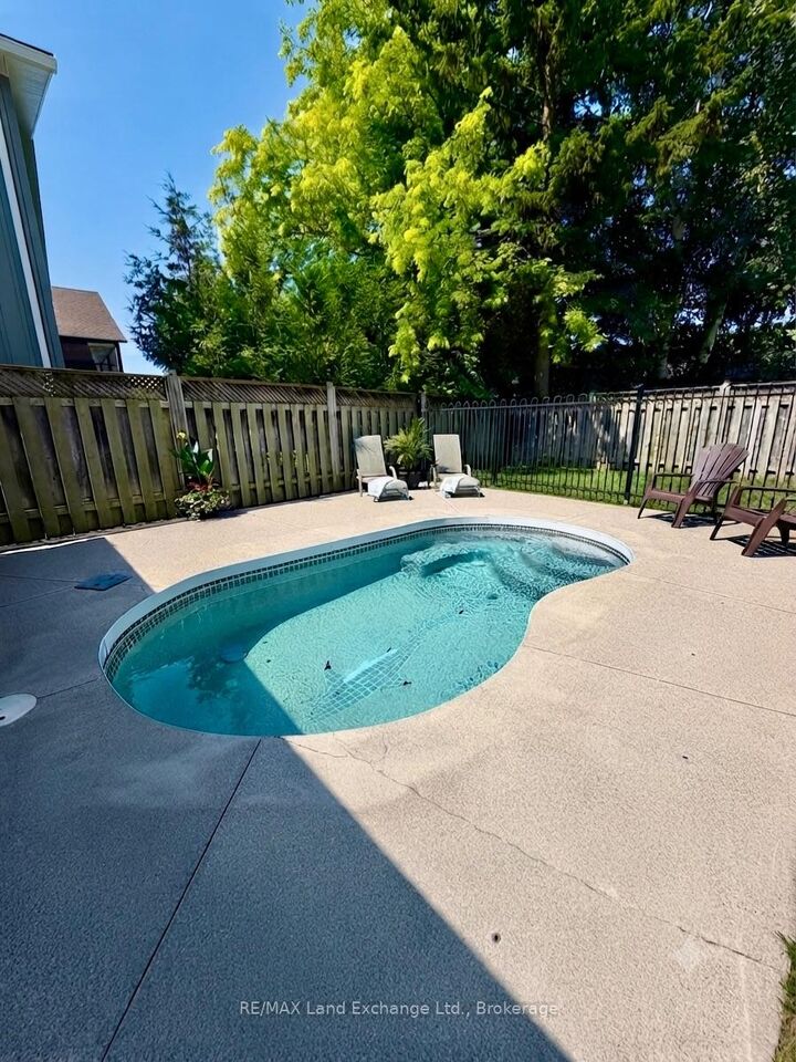 Property Photo: 375 Lansdowne Street ON N0H 2L0