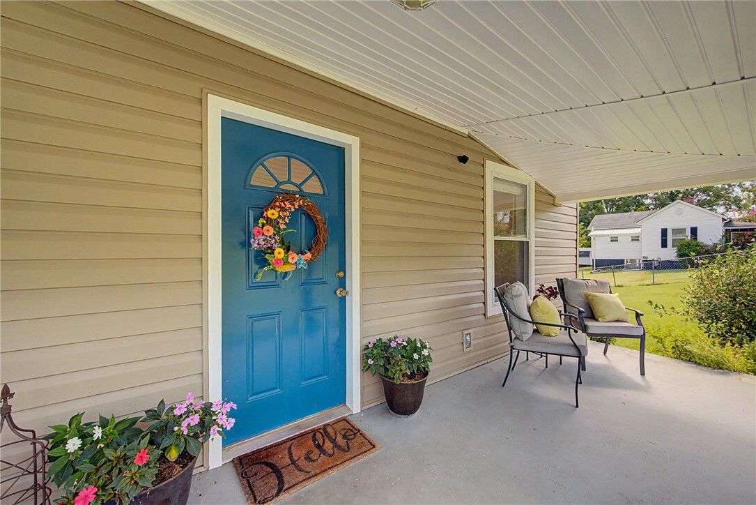 Property Photo: 312 Cateechee Trail SC 29630