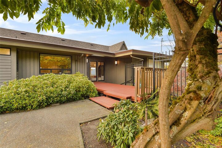 Property Photo: 754 Walfred Rd BC V9C 2N9