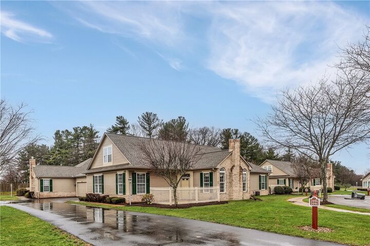 Property Photo:  2091 Winchester Ct  PA 16053 