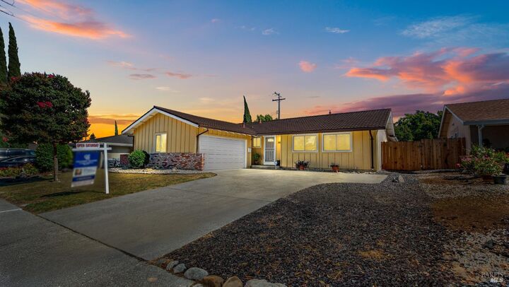 Property Photo:  381 Lily Street  CA 94533 
