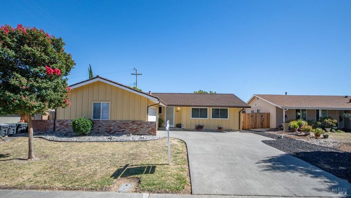 Property Photo:  381 Lily Street  CA 94533 