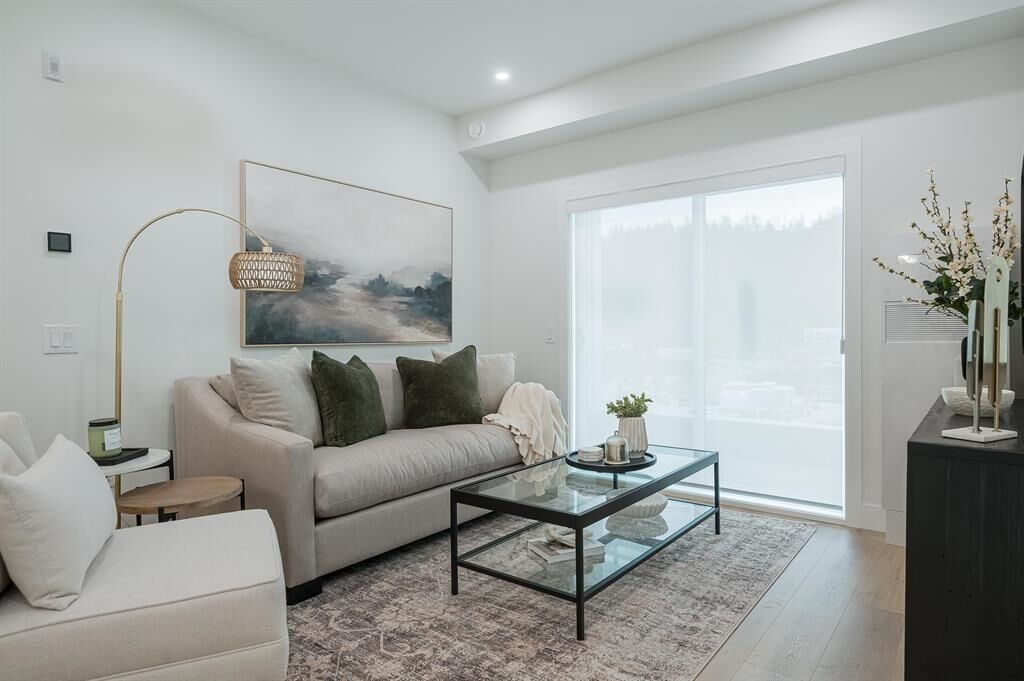 Property Photo: 46187 Thomas Road 412 BC V2R 6N9