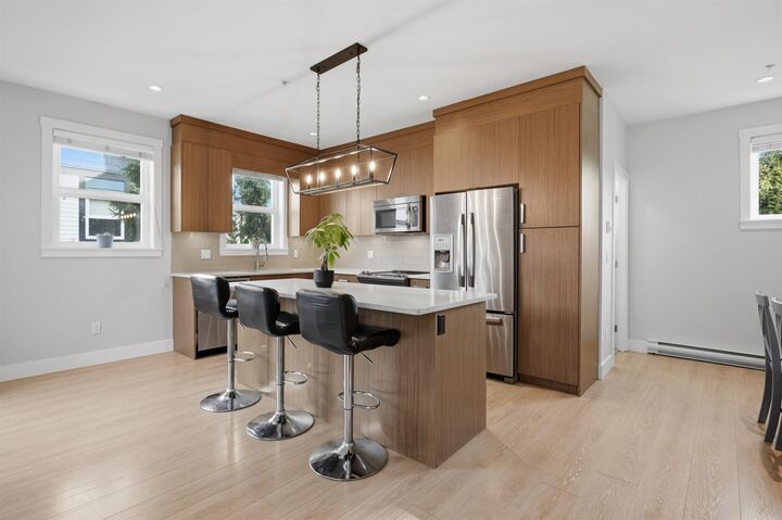 Property Photo: 20856 76 Avenue 30 BC V2Y 0S7