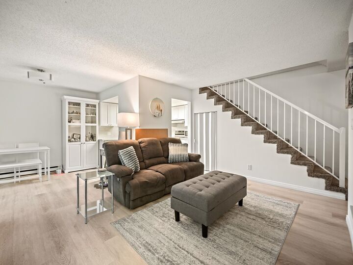 Property Photo: 7095 133B Street 202 BC V3W 8A3