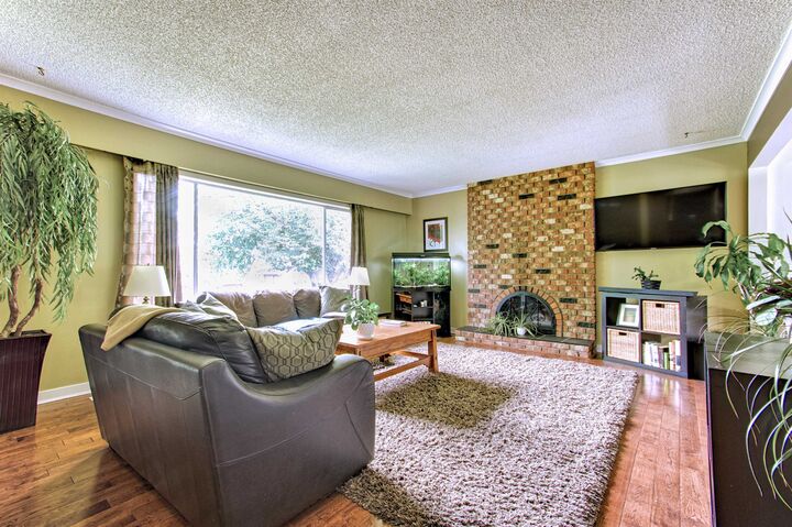 Property Photo: 18843 120 Avenue BC V3Y 1W5