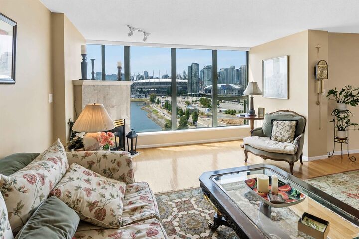 Property Photo: 1088 Quebec Street 1105 BC V6A 4H2