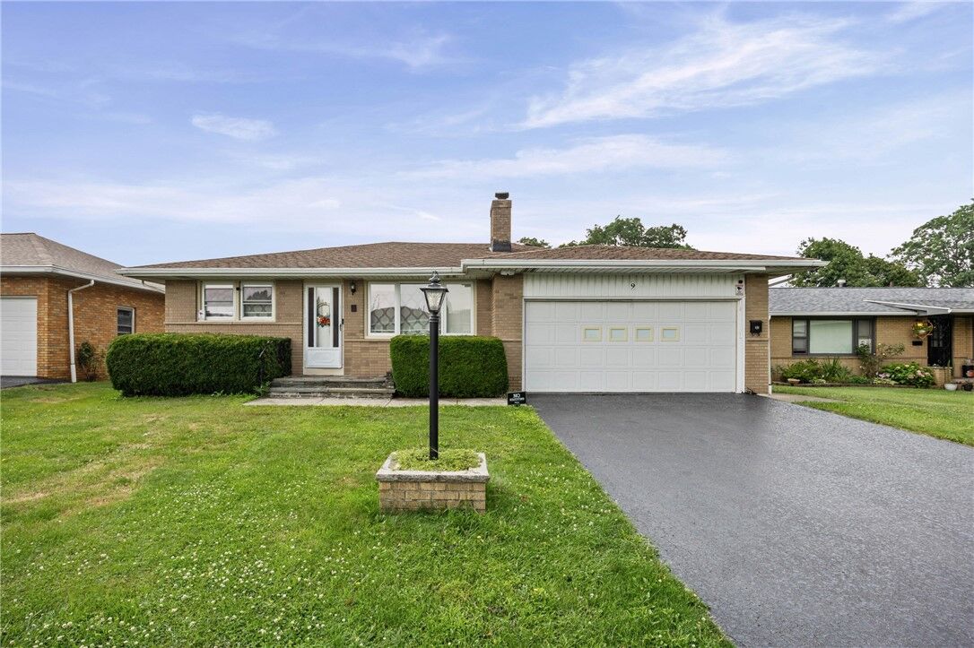 Property Photo: 9 Tarwood Drive NY 14606