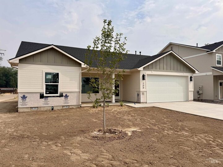 Property Photo: 209 E Elm ID 83655