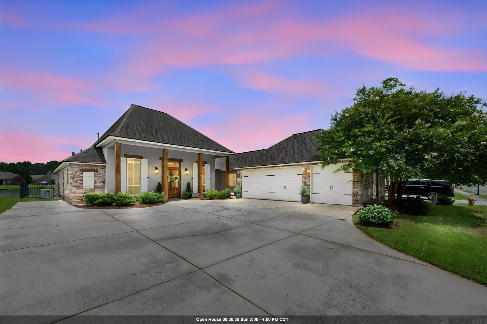 Property Photo: 4850 Alice Louise Dr LA 70739