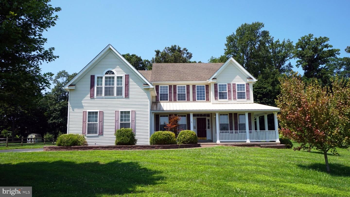 Property Photo: 412 Buttonwood Lane PA 19363