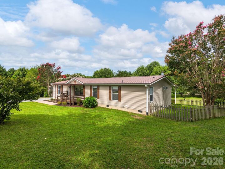 Property Photo:  260 Divide Loop  NC 28731 