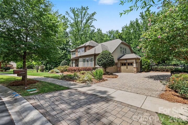 Property Photo: 11436 Preservation Lane NC 28278