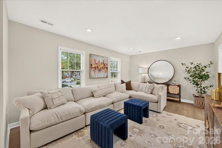 Property Photo: 2000 Lawton Bluff Road NC 28226