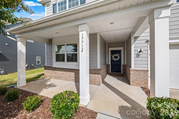 Property Photo:  17712 Terryglass Lane  NC 28278 