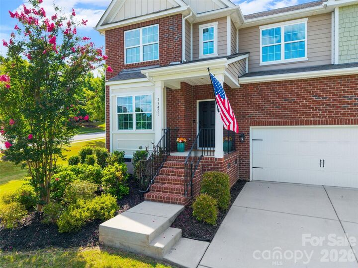 Property Photo: 13403 Highflyer Woods Lane NC 28278