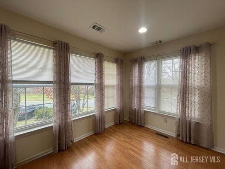 Property Photo:  156 Pennsylvania Way  NJ 08902 
