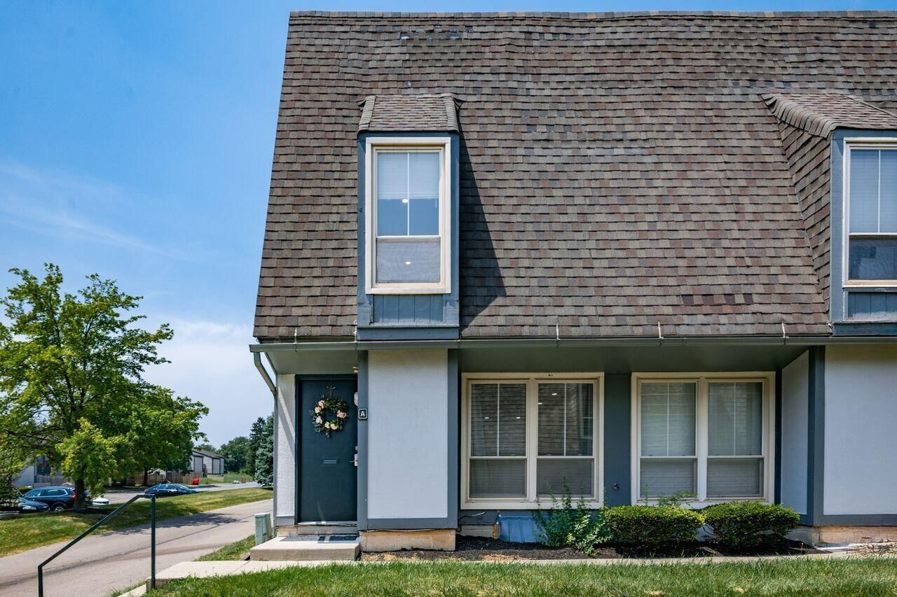 Property Photo:  1046 Merrimar N Circle  OH 43220 