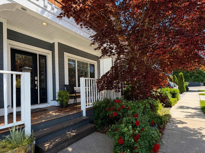 Photo de la propriété:  342 173A Street  BC V3Z 2N7 