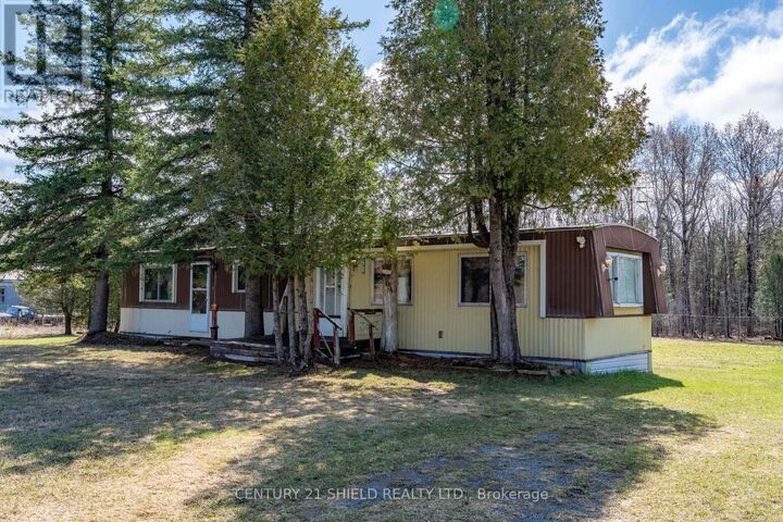 Property Photo:  18100 Kenyon Concession Rd 1 Road  ON K0C 1B0 