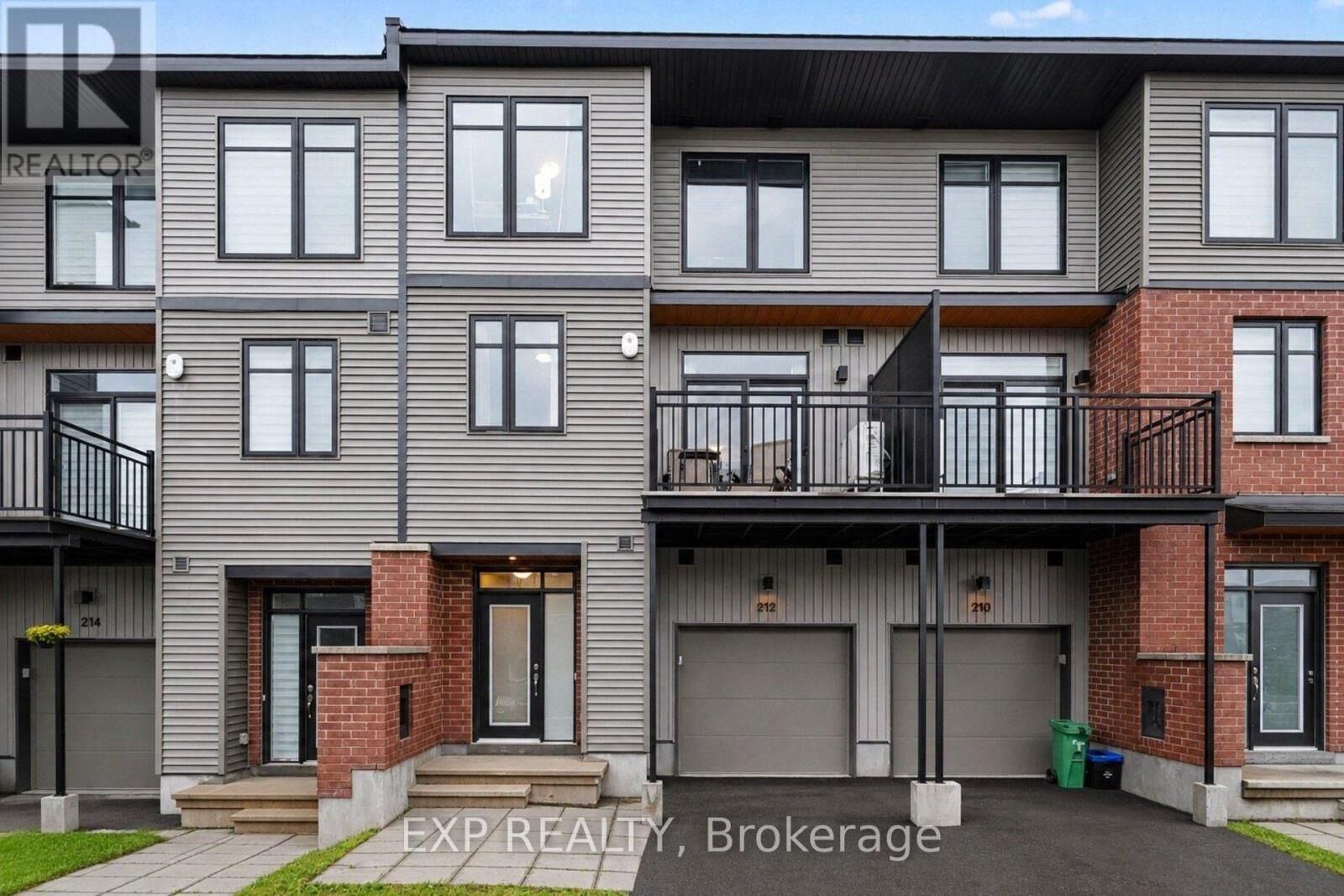 Property Photo:  212 Tussock Private  ON K1X 0G7 