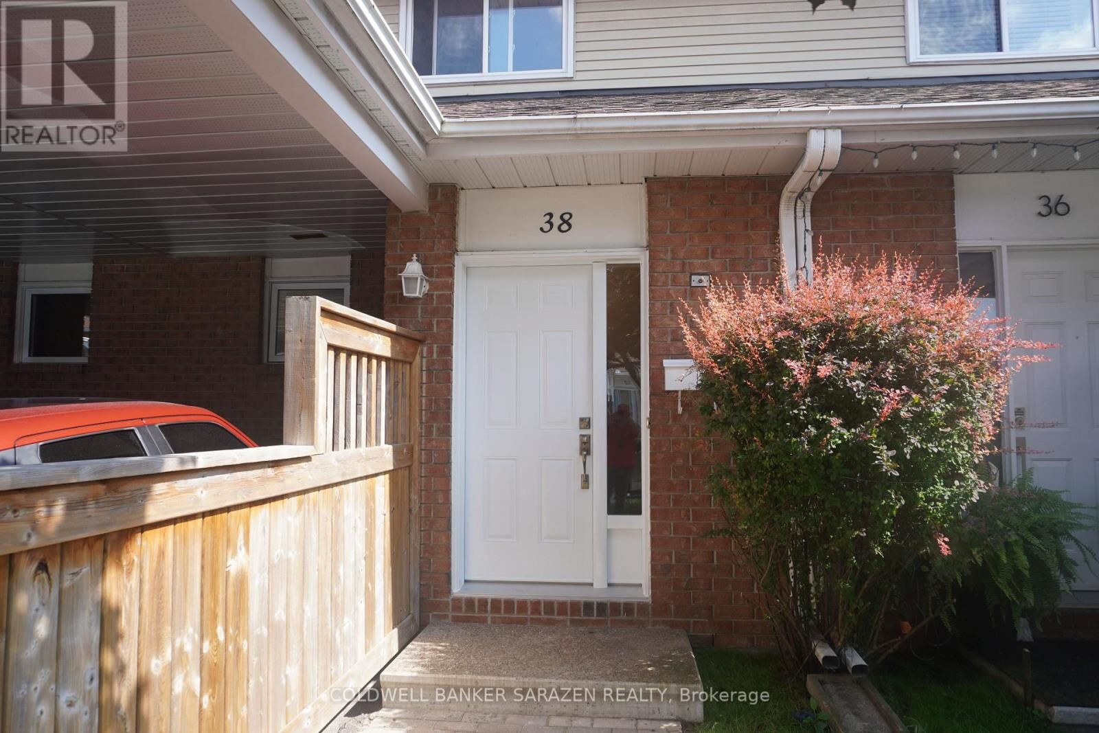 Property Photo: 38 Paddington Private - ON K1V 0S7