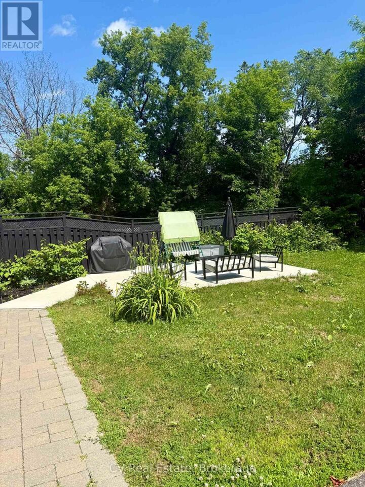 Property Photo:  2 Mahaffy Court 151  ON P1L 2A6 