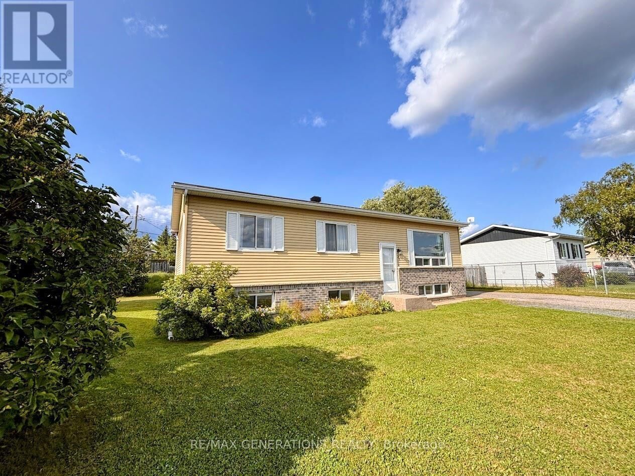 Property Photo: 25 Brooks Street ON P0T 2C0