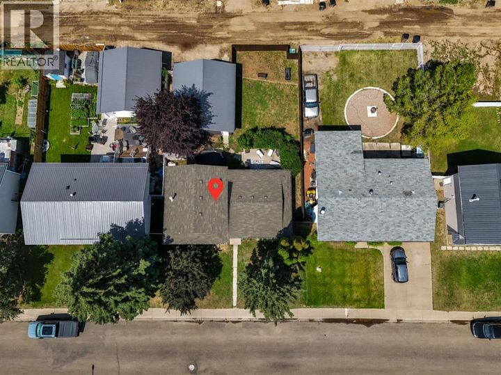 Property Photo: 101 Ingram Park Drive East AB T1R 0K3