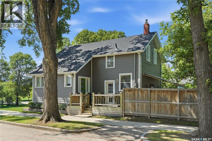 Property Photo: 627 12th Street E SK S7N 0H3