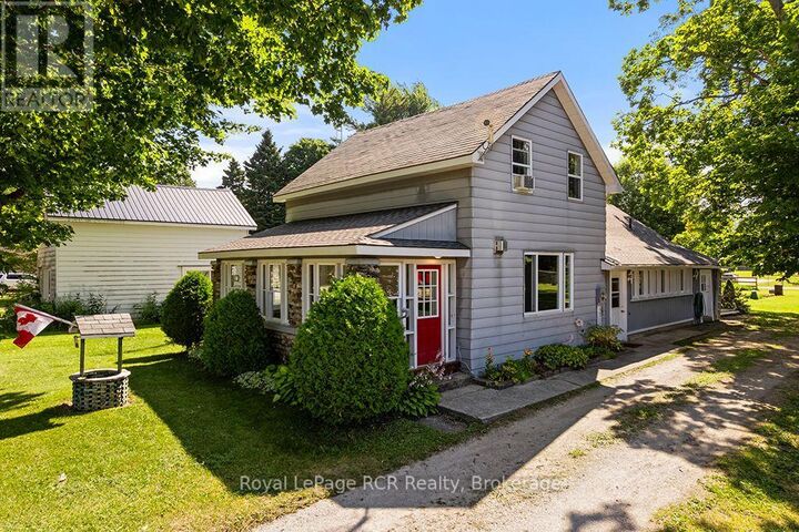 Property Photo:  680210 30 Sideroad  ON N0H 1R0 