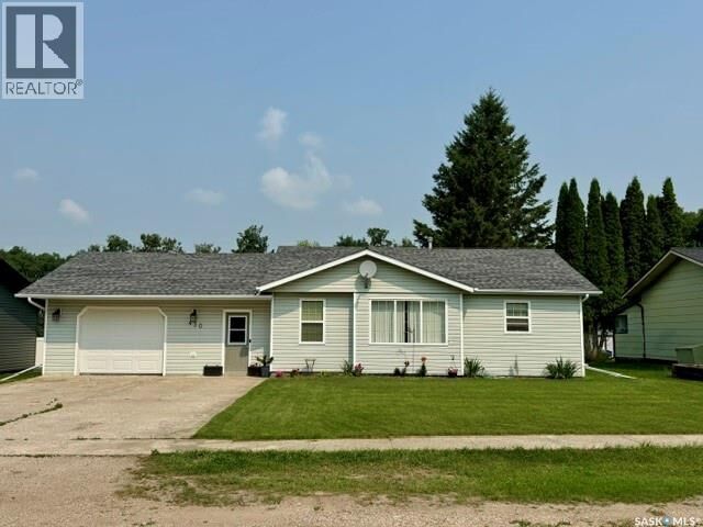 Property Photo: 430 Centre Street SK S0K 2X0