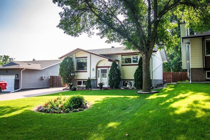 Photo de la propriété:  9 Viscount Crescent  MB R7B 2W5 