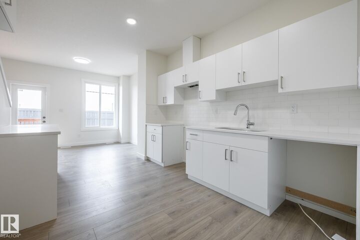 Property Photo: 7020 Keswick Common SW 24 AB T6W 5P8