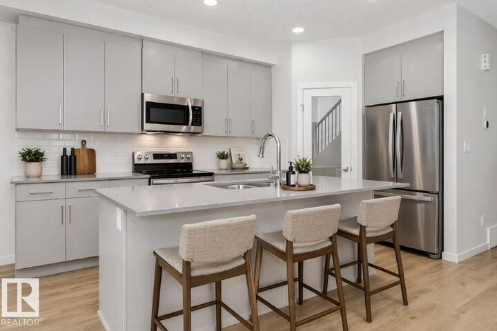 Property Photo: 2735 6 Avenue SW AB T6X 2Y3