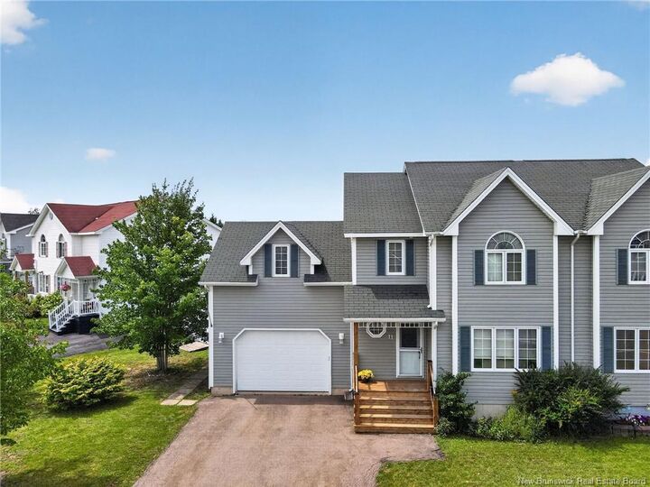 11 Limestone Drive — photo 1
