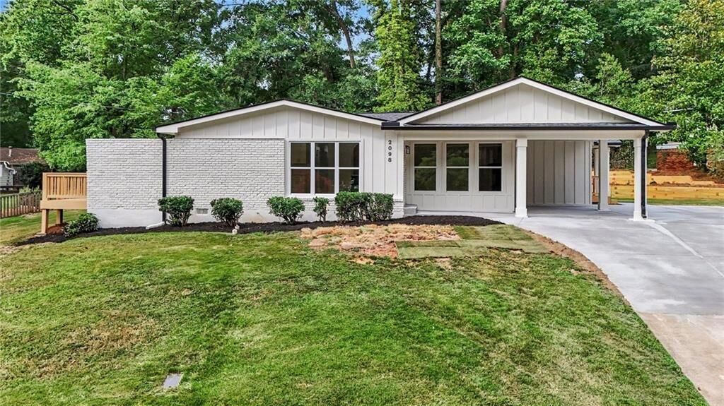 Property Photo: 2098 Dundee Drive SE GA 30080