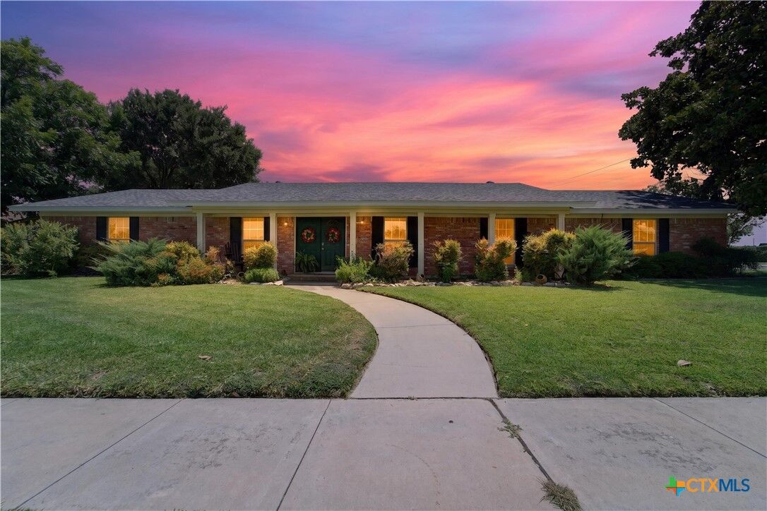 Property Photo:  602 Lydia Drive  TX 76541 