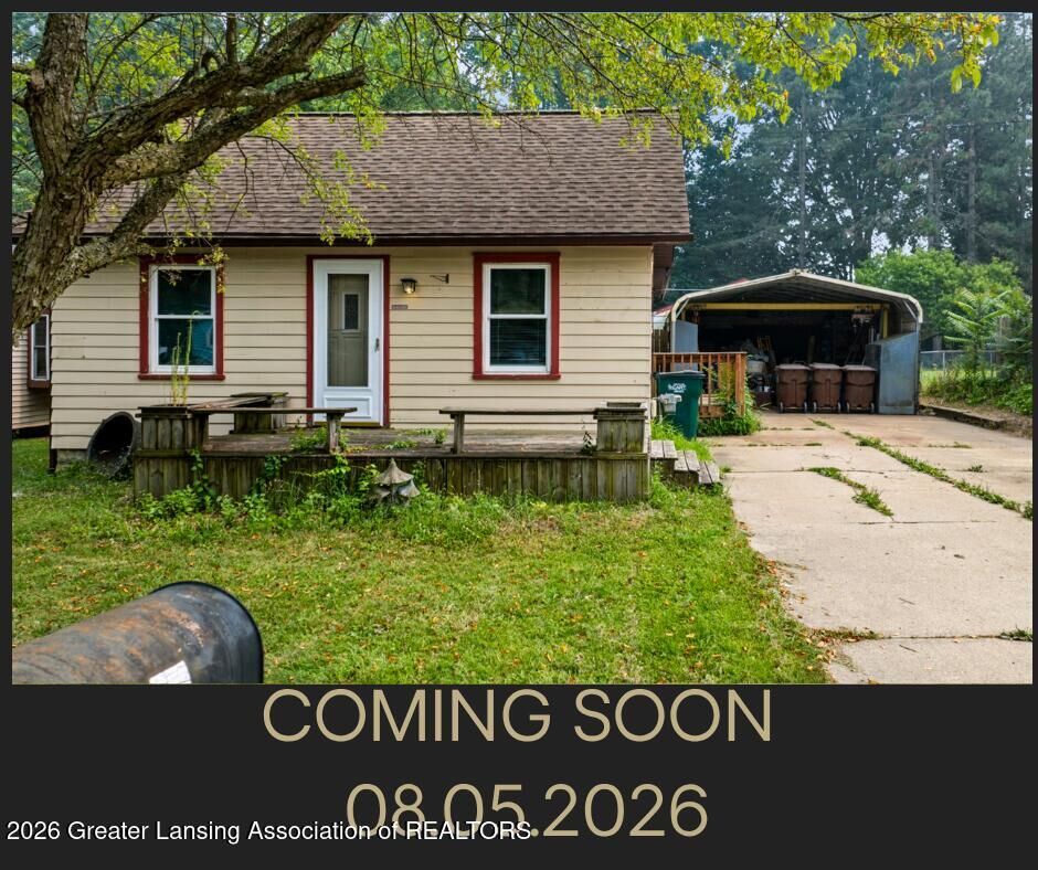 Property Photo:  127 W Fairfield Avenue  MI 48906 