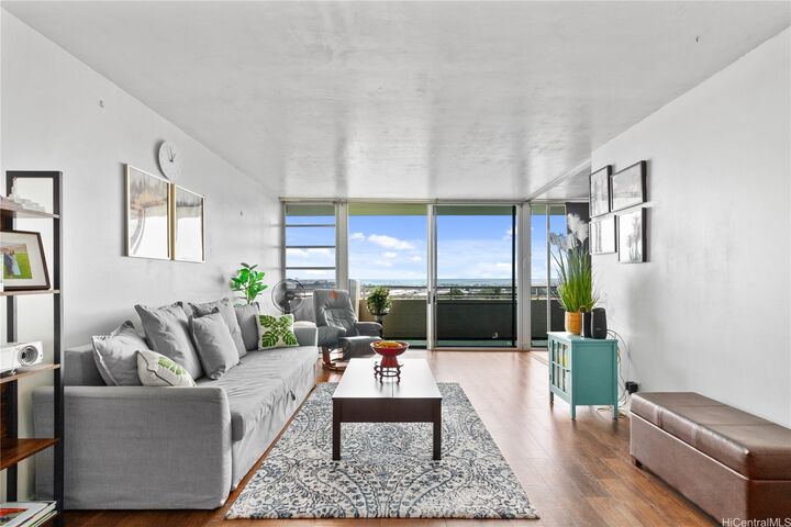 Property Photo:  1015 Ala Napunani Street 802  HI 96818 