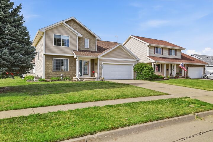 Property Photo: 703 15th Street SE IA 50009
