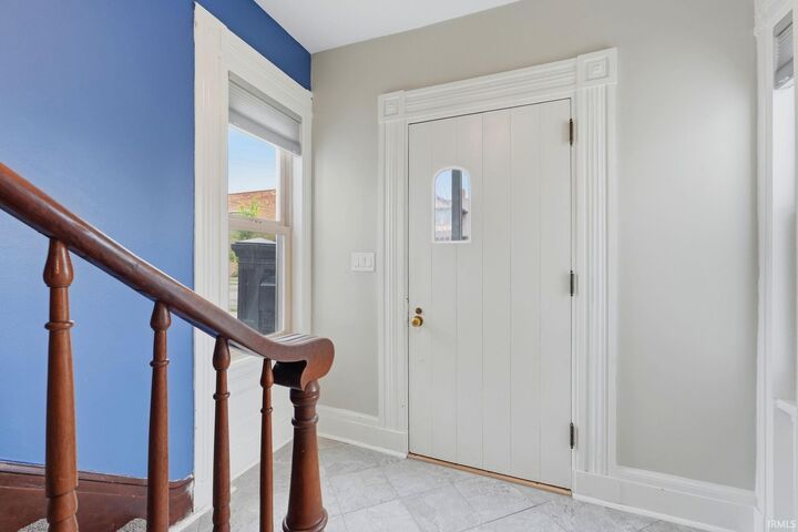Property Photo:  305 W 7th Street  IN 46706-1618 