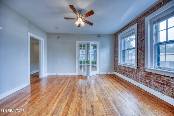Property Photo: 201 W Fifth Ave 7 TN 37917