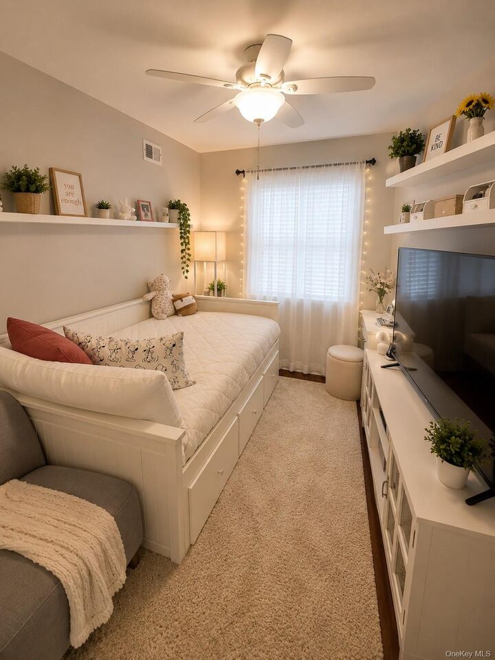 Property Photo:  126 Beacon Lane 68  NY 10473 