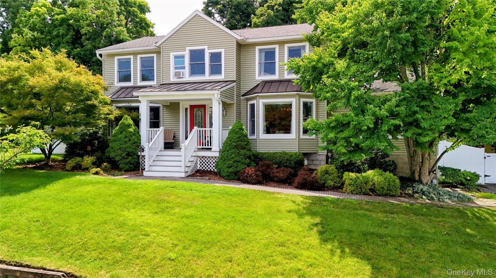Property Photo:  38 Kenilworth Lane  NY 10990 